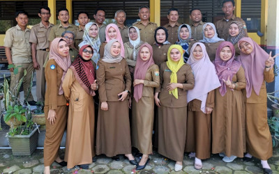 WAKIL BUPATI KONAWE SELATAN MENJADI PEMBINA UPACARA DI SMAN 1 KONAWE SELATAN