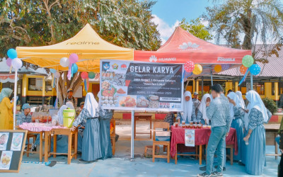 Guru dan Siswa SMAN 1 Konawe Selatan Antusias Belanja di Pameran Karya P5