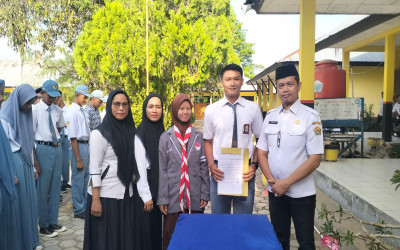 Kepala SMAN 1 Konawe Selatan Lantik Pengurus OSIS dan MPK Tahun 2024